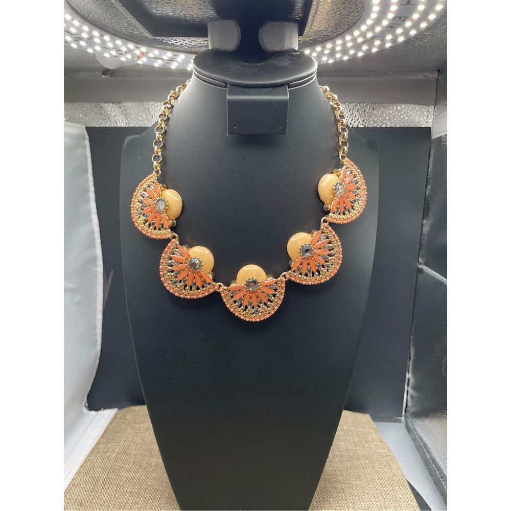 New NY & Co. Bling Statement Necklace Corals and Creme Stones Gold Tone Trendy